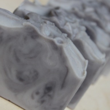 Lavender Fields: all natural vegan soap, made with a base of olive oil, addition of creamy cocoa butter and scented with soothing lavender essential oil.